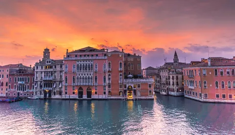 Venice Canal 4K Wallpaper · architecture · 3840×2202