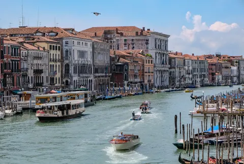 Venice Canal 4K Wallpaper · architecture · 3840×2585