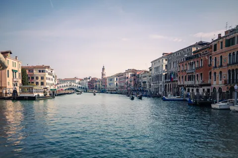 वेनिस की नहर 4K वॉलपेपर · architecture · 3840×2560