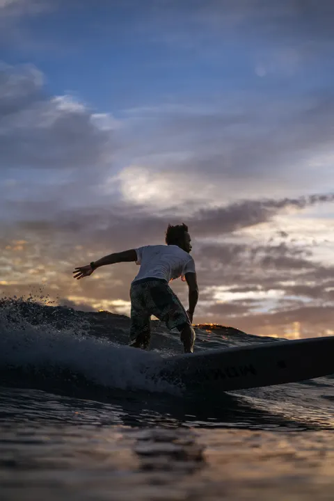 Surfing Phone Wallpaper · sport · 1440×2160