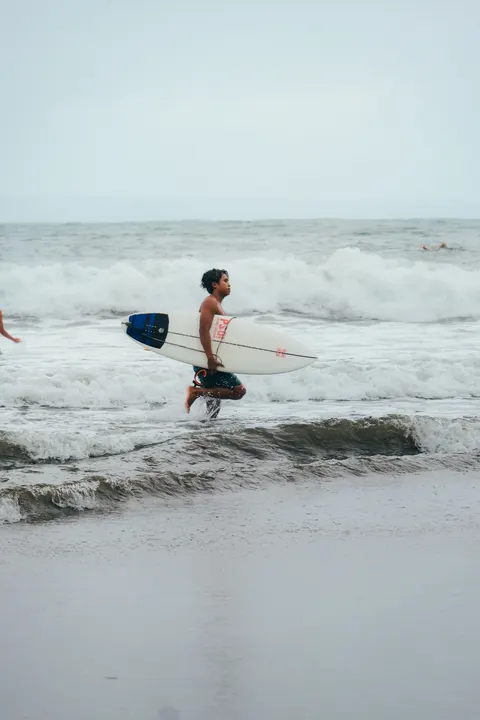 Surfing Phone Wallpaper · sport · 1440×2160