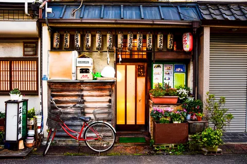 霓虹城市街道 4K壁纸 · city · 3840×2560