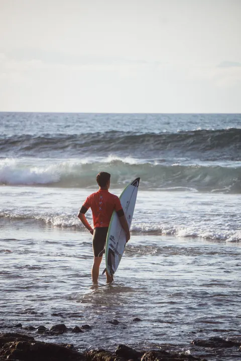 Surfing Phone Wallpaper · sport · 1440×2160