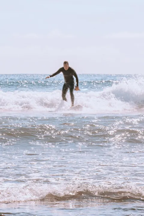 Surfing Phone Wallpaper · sport · 1440×2160