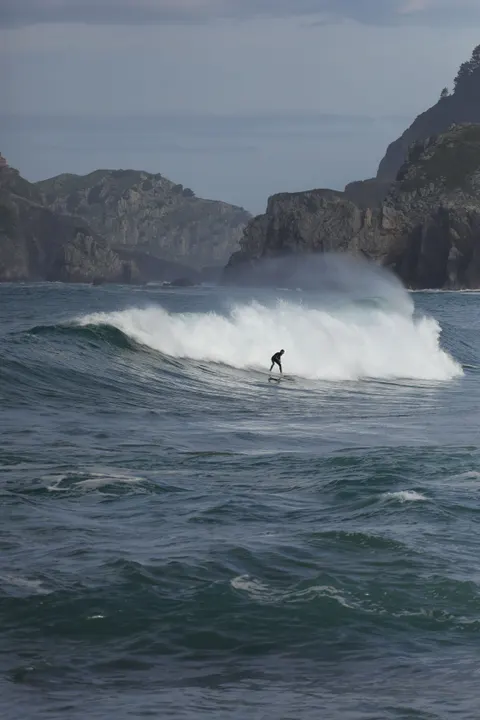 Surfing Phone Wallpaper · sport · 1440×2160