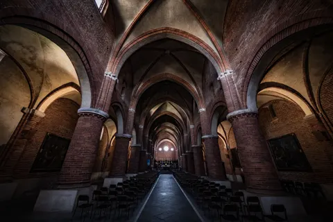 Cathedral 4K Wallpaper · architecture · 3840×2560