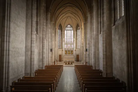 Wallpaper Katedral 4K · architecture · 3840×2561