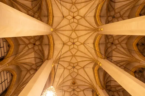 कैथेड्रल 4K वॉलपेपर · architecture · 3840×2560