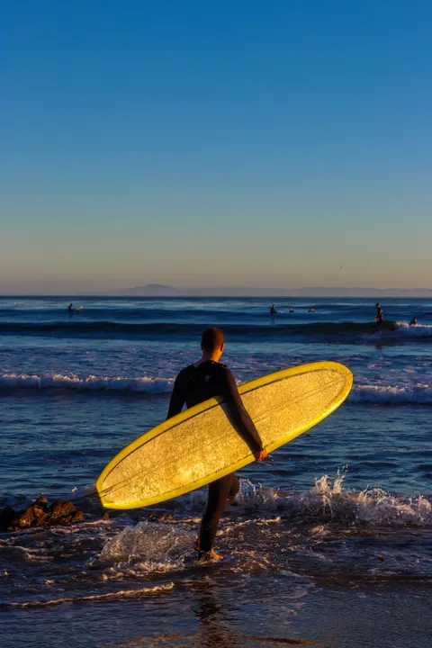 Surfing Phone Wallpaper · sport · 1440×2160
