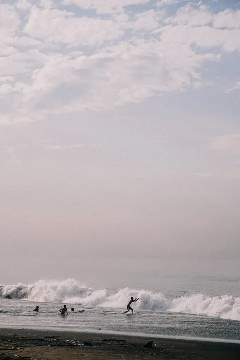 Surfing Phone Wallpaper · sport · 1440×2160