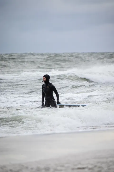 Surfing Phone Wallpaper · sport · 1440×2160