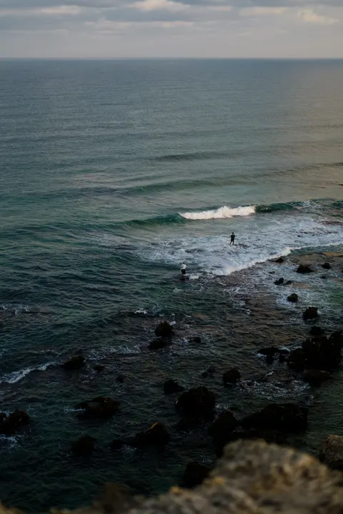Surfing Phone Wallpaper · sport · 1440×2160