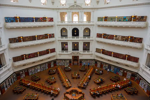 Tapeta Wielka biblioteka 4K · architecture · 3840×2560