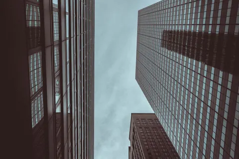 Wolkenkratzer 4K Hintergrundbild · city · 3840×2560