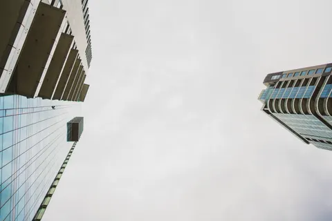 Skyscraper 4K Wallpaper · city · 3840×2560
