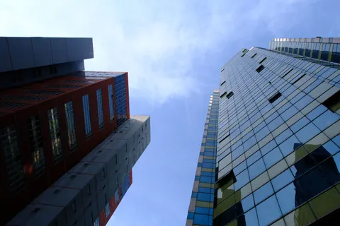 摩天大楼 4K壁纸 · city · 3840×2560