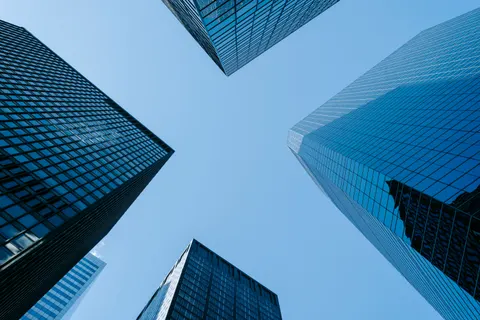 Wolkenkratzer 4K Hintergrundbild · city · 3840×2560