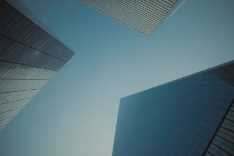 摩天大楼 4K壁纸 · city · 3840×2560