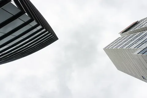 Wolkenkratzer 4K Hintergrundbild · city · 3840×2560