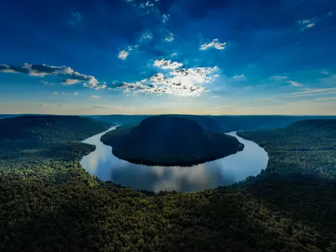 Sfondo Fiume dall'alto 4K · aerial · 3840×2880
