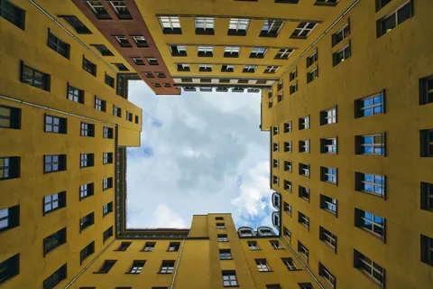 خلفية ناطحة سحاب بدقة 4K · city · 3840×2560
