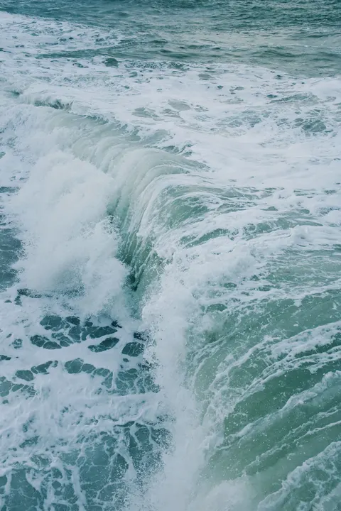 打ち寄せる波 スマホ壁紙 · ocean_v · 1440×2160