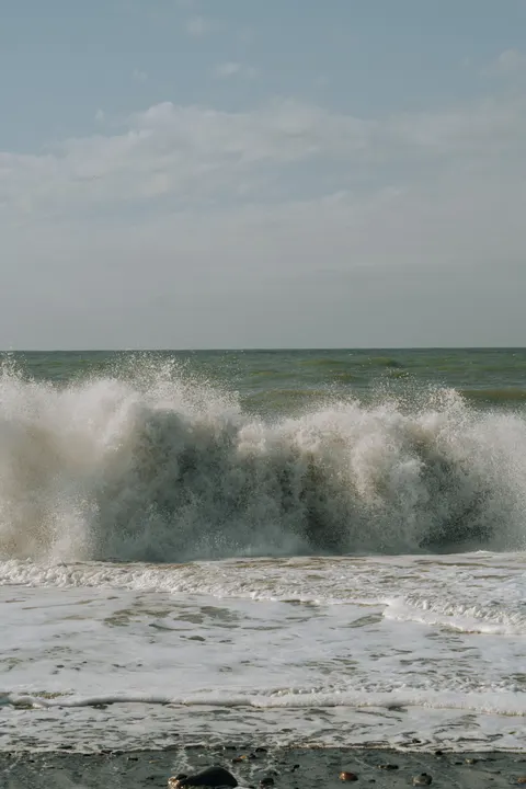 Crashing Wave Phone Wallpaper · ocean_v · 1440×2160