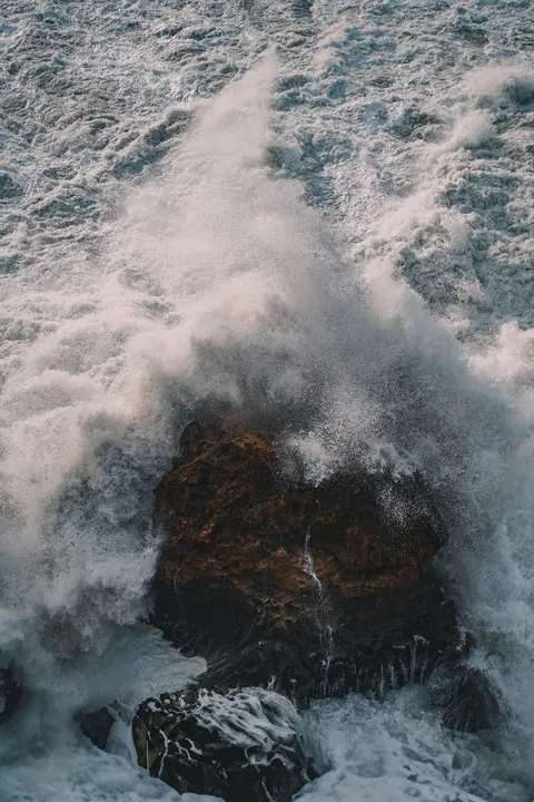Crashing Wave Phone Wallpaper · ocean_v · 1440×2160