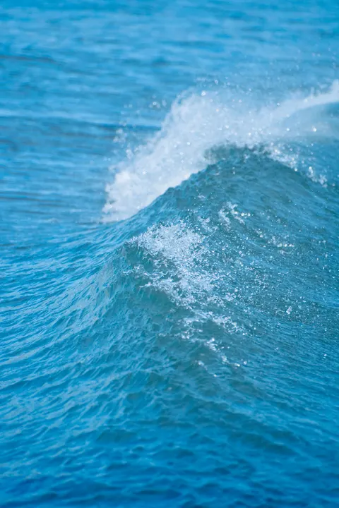 Rozbijająca się fala Tapeta na Telefon · ocean_v · 1440×2160