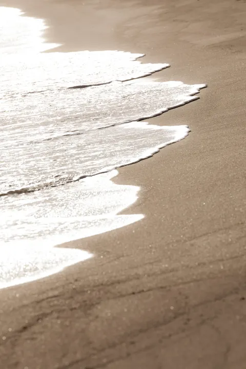 Ombak Tepi Pantai Wallpaper HP · ocean_v · 1440×2160