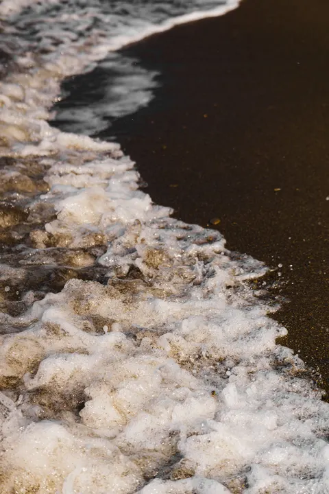 Shore Waves Phone Wallpaper · ocean_v · 1440×2160