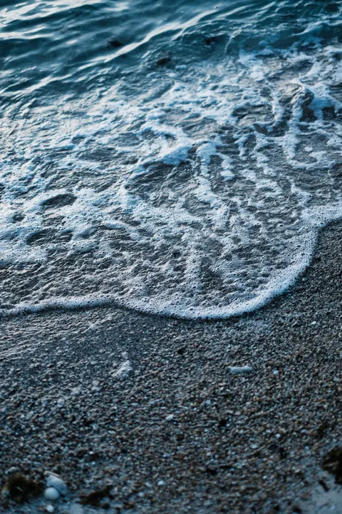 Onde sulla Riva Sfondo per Telefono · ocean_v · 1440×2160