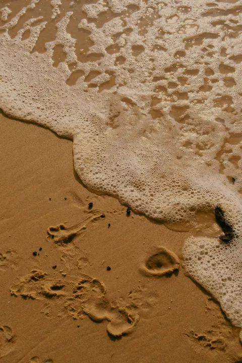 Fale na brzegu Tapeta na Telefon · ocean_v · 1440×2160