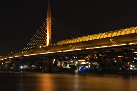 City Bridge 4K Wallpaper · city · 3840×2553