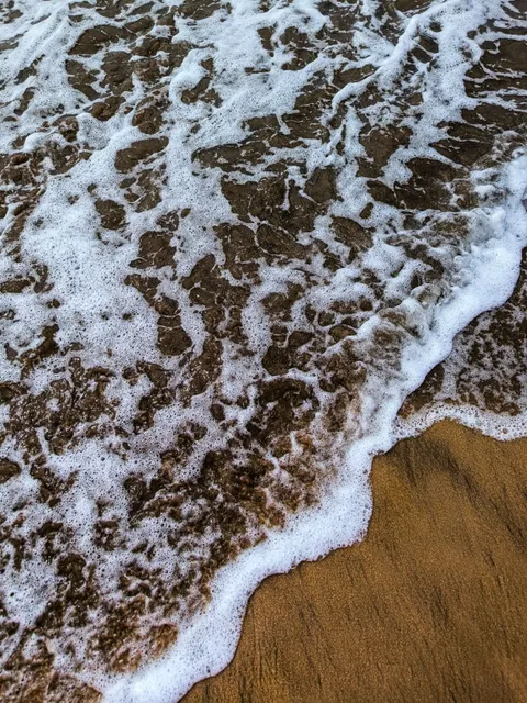 Ombak Tepi Pantai Wallpaper HP · ocean_v · 1440×1920
