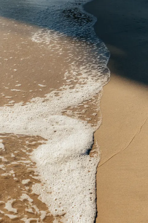Wellen am Ufer Handy-Hintergrundbild · ocean_v · 1440×2160
