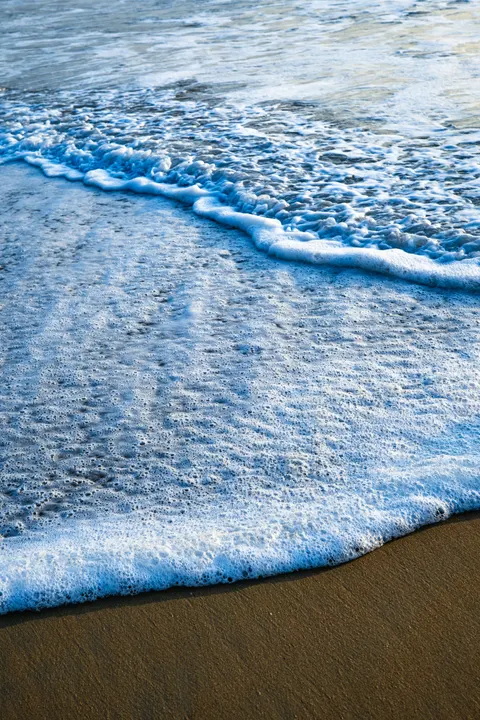 Shore Waves Phone Wallpaper · ocean_v · 1440×2160