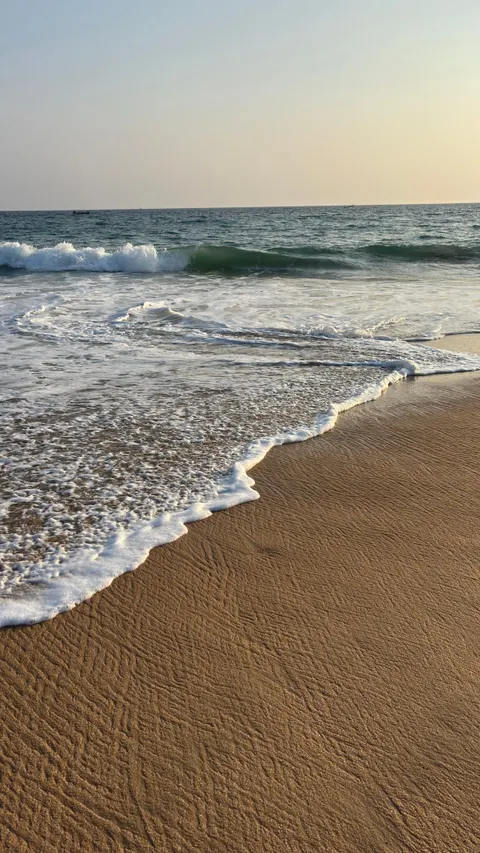 Shore Waves Phone Wallpaper · ocean_v · 1440×2560