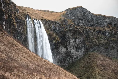 冰島瀑布 4K桌布 · waterfall · 3840×2560