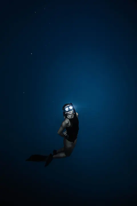 수중 블루 휴대폰 배경화면 · ocean_v · 1440×2159
