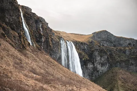 Iceland Falls 4K Wallpaper · waterfall · 3840×2560