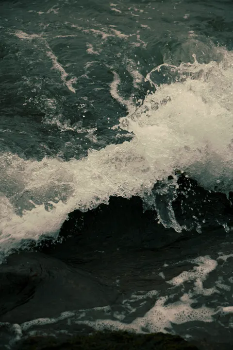 Crashing Wave Phone Wallpaper · ocean_v · 1440×2160