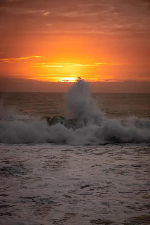 Crashing Wave Phone Wallpaper · ocean_v · 1440×2160