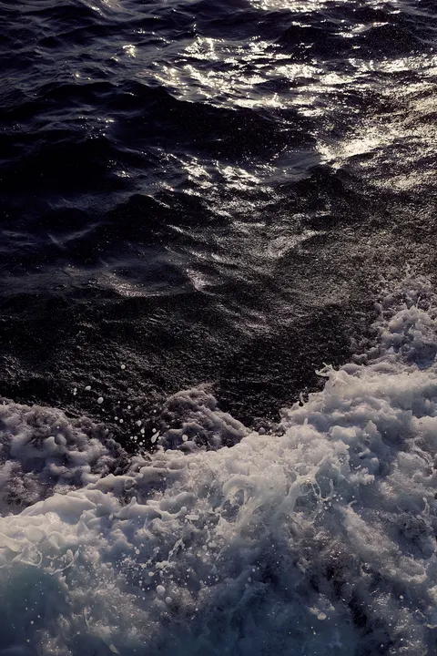 부서지는 파도 휴대폰 배경화면 · ocean_v · 1440×2160