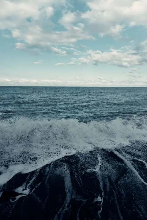 Crashing Wave Phone Wallpaper · ocean_v · 1440×2160