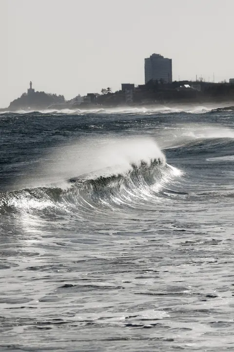 Crashing Wave Phone Wallpaper · ocean_v · 1440×2160