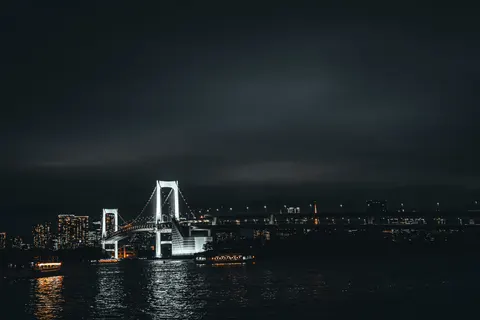 City Bridge 4K Wallpaper · city · 3840×2561