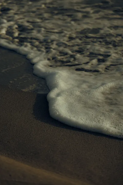 Ombak Tepi Pantai Wallpaper HP · ocean_v · 1440×2160
