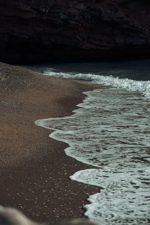 Shore Waves Phone Wallpaper · ocean_v · 1440×2160