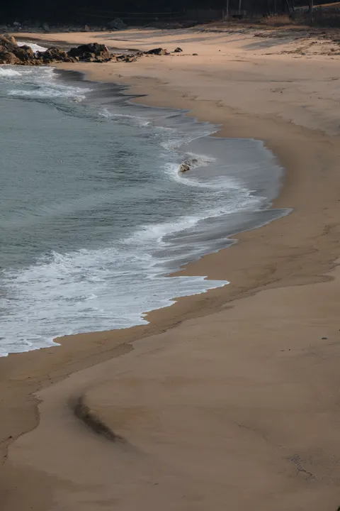 Shore Waves Phone Wallpaper · ocean_v · 1440×2160